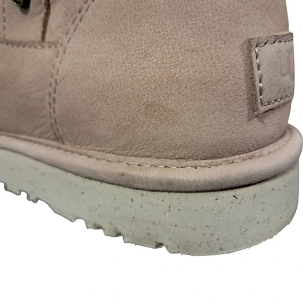 UGG Australia Women's Sheepskin Lined Boots‎ Size 9